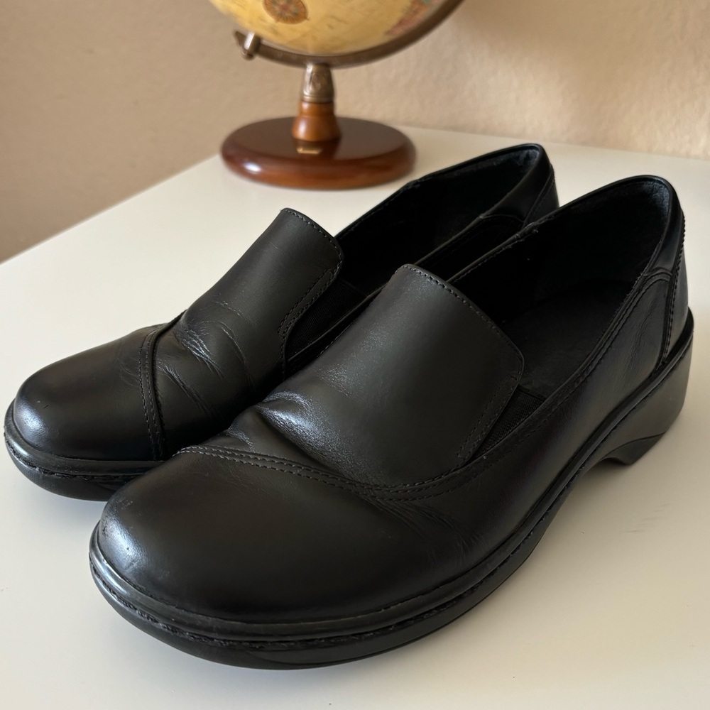 Clarks Women’s 7M Slip On Clogs Leather Black Shoes Wedge Heel Career Casual